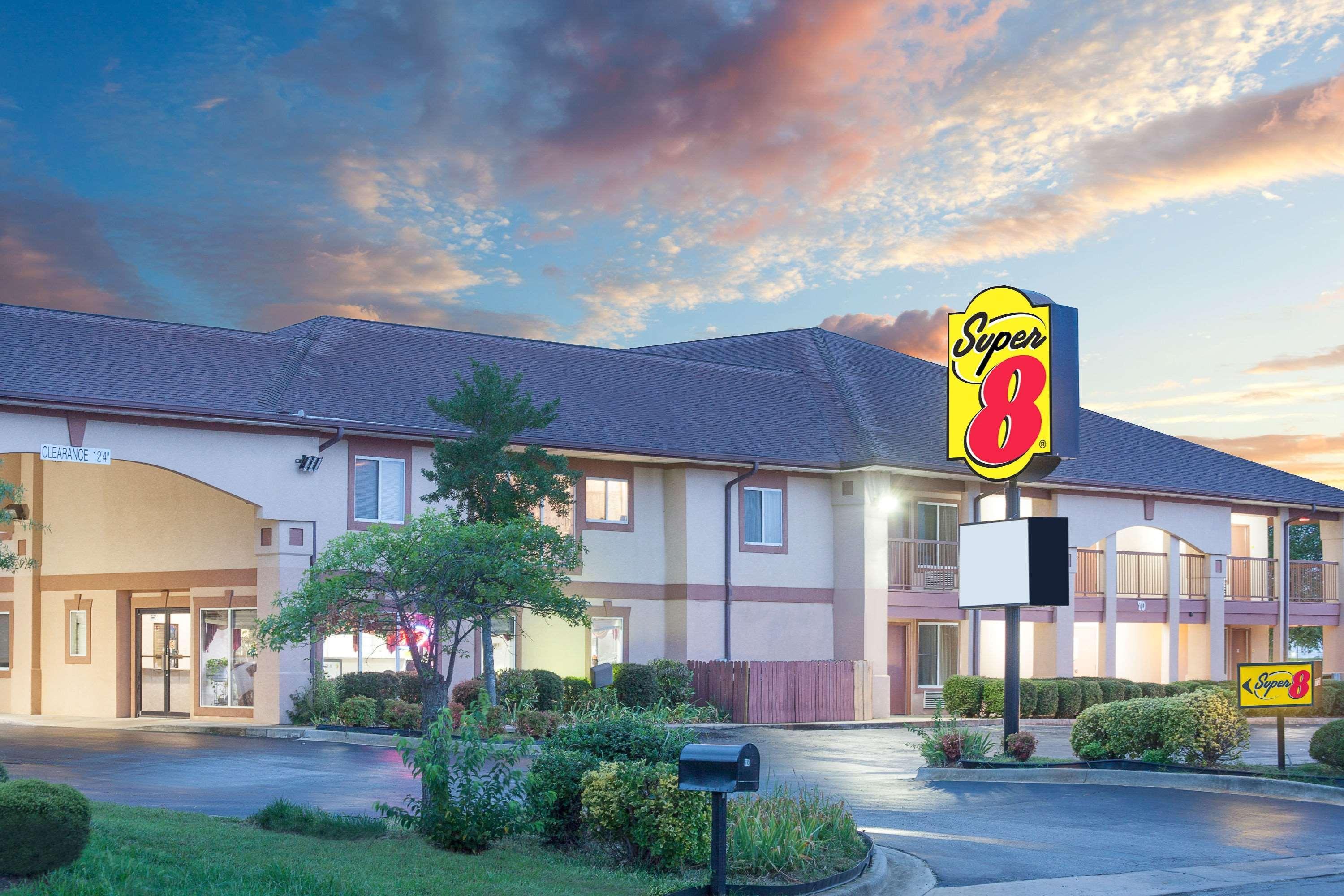 Super 8 By Wyndham Decatur Priceville Bagian luar foto