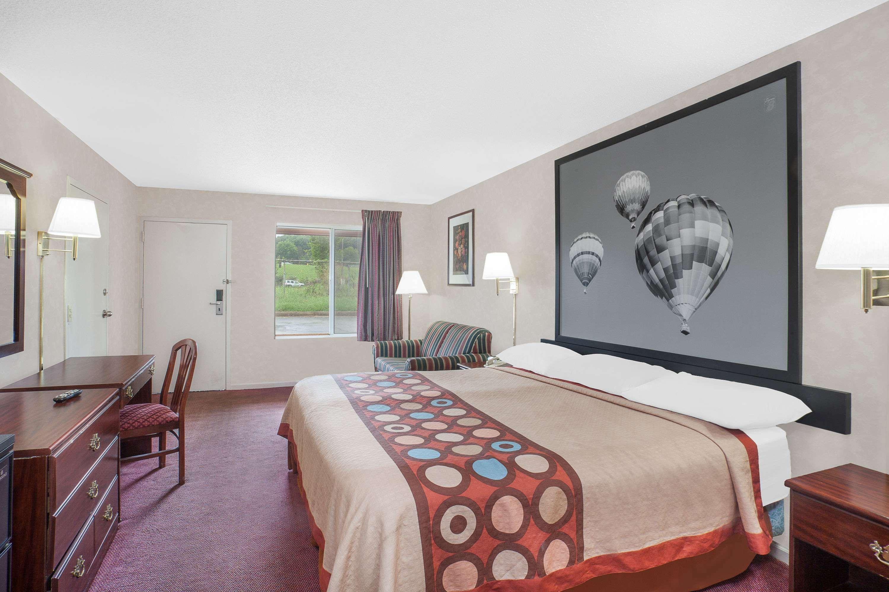 Super 8 By Wyndham Decatur Priceville Bagian luar foto