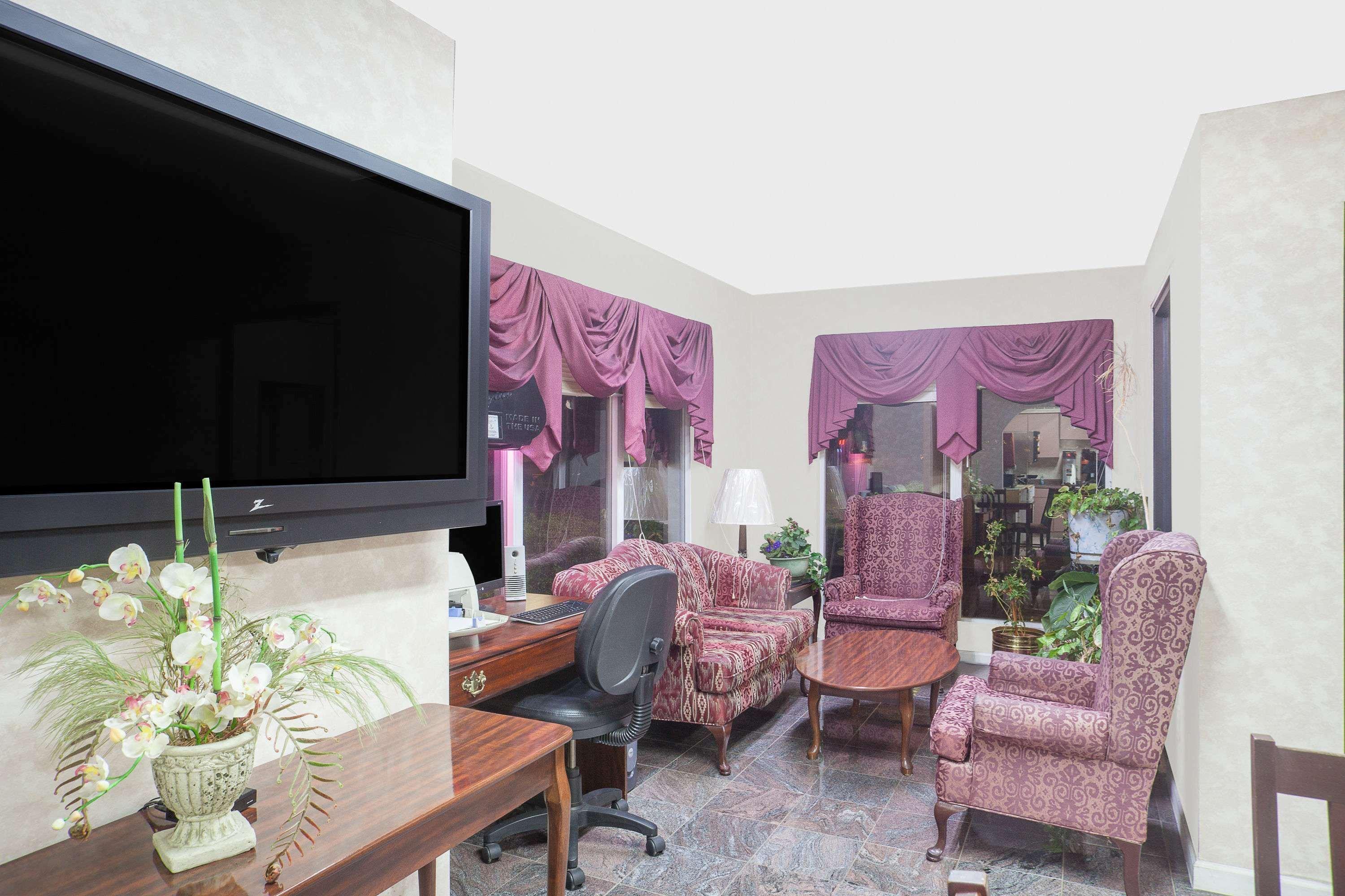 Super 8 By Wyndham Decatur Priceville Bagian luar foto