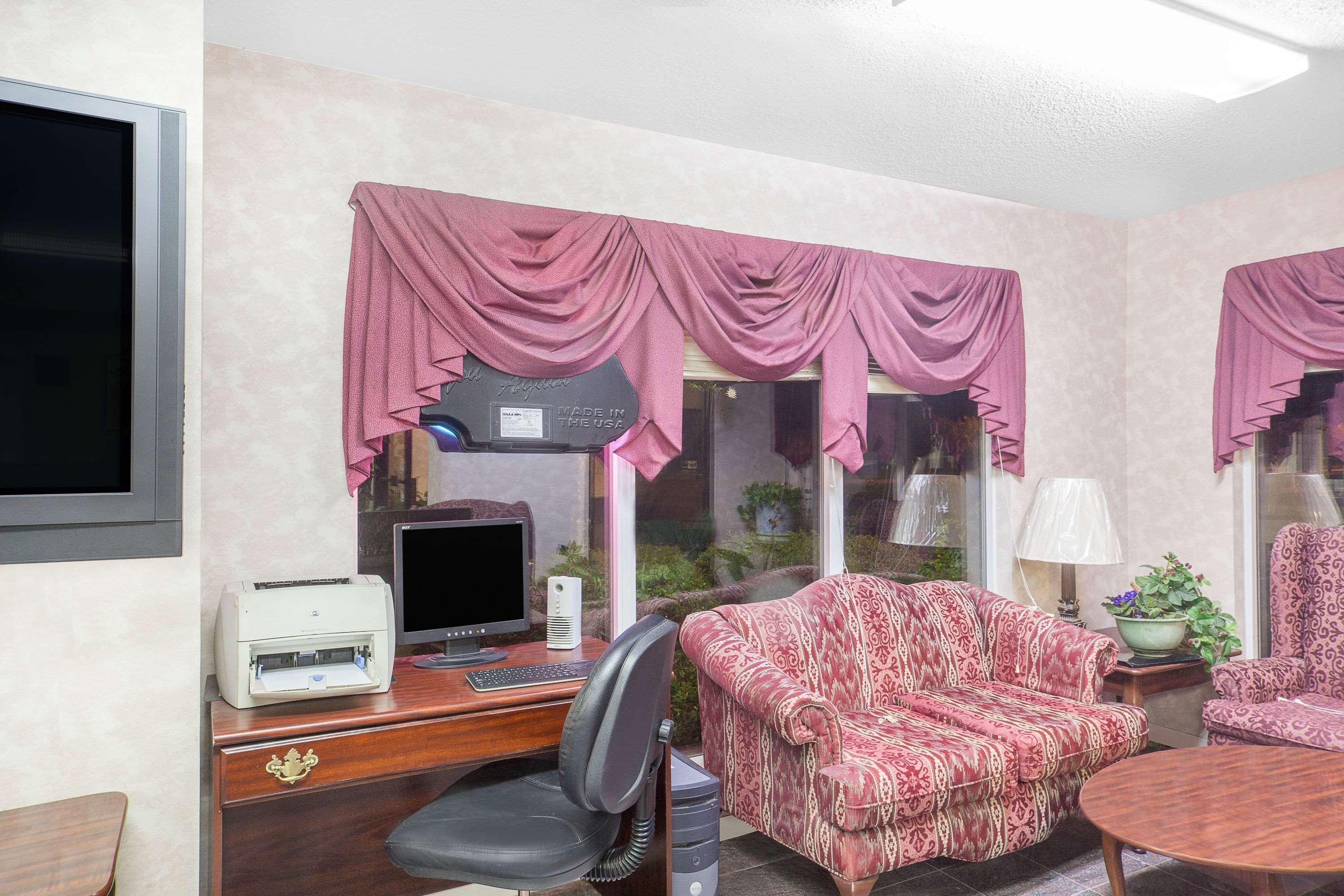 Super 8 By Wyndham Decatur Priceville Bagian luar foto