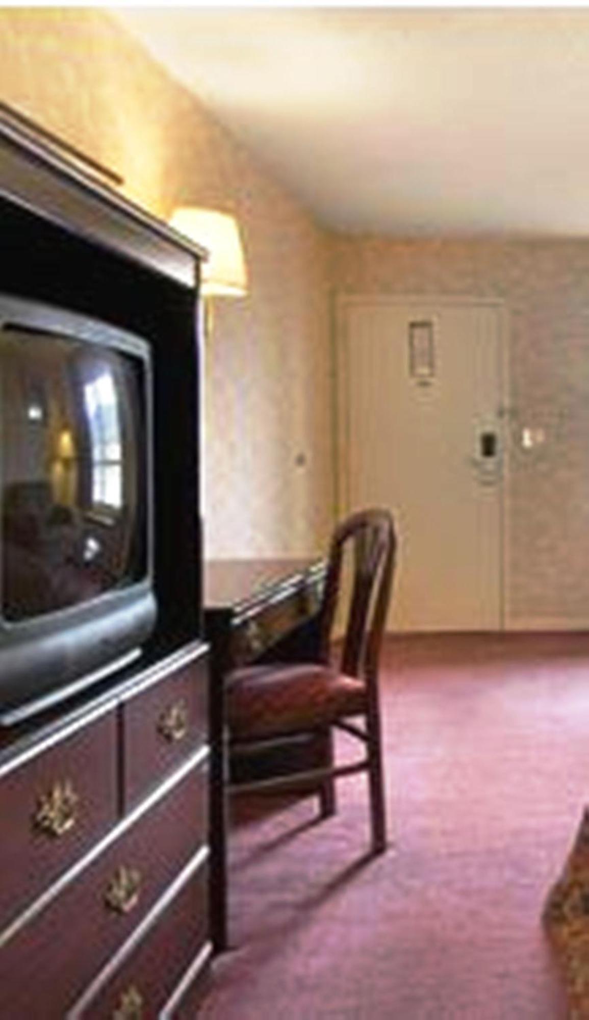 Super 8 By Wyndham Decatur Priceville Bagian luar foto